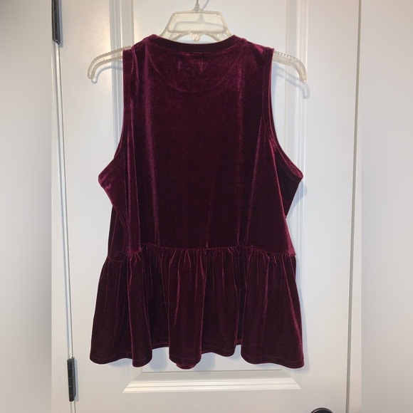 Velvet Sleeveless Mudpie Top NWOT - Picture 2 of 2